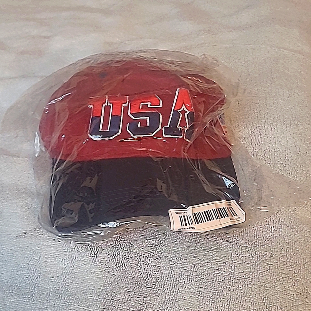 American Flag baseball cap, made to fit all Humans...Burgundy & Navy.